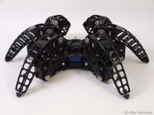 ノルウェーのゼンタ氏が、3Dプリンターを活用してクモ型ロボットを製作