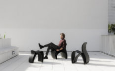ベルギー発、プラスチックリサイクルで作る3Dプリント家具が販売開始サムネイル画像